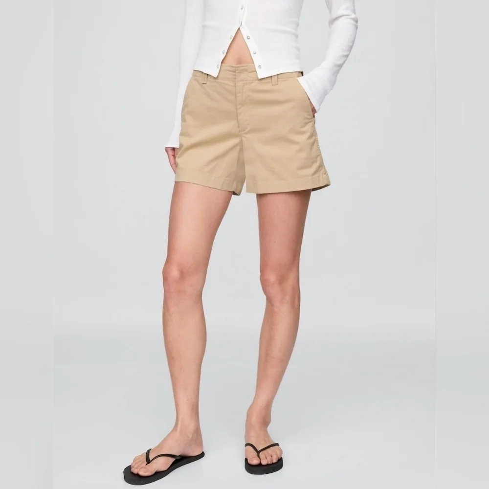 GAP Womens Shorts Mid Rise Downtown Khaki 4” Size 12 NEW RT$50